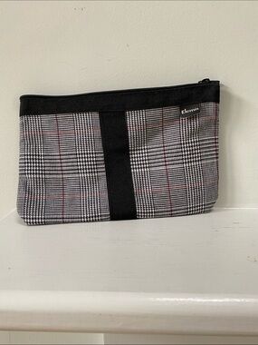 ELEMIS Black, Gray & Red Glen Plaid Toiletry Pouch